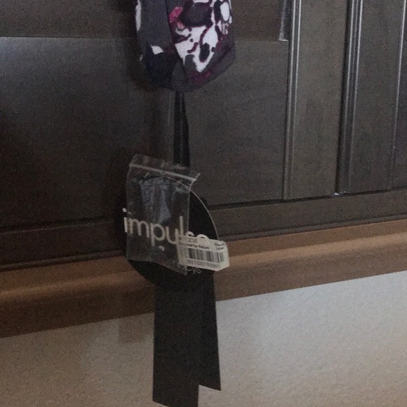 New blouse - Picture 2 of 3